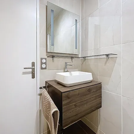 Capitainerie - 4 Couchages -1 Chambre-parking * Golfe-Juan